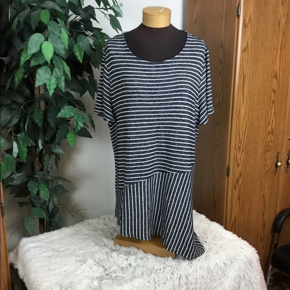 Lane Bryant 18/20 blue and white stripes asymmetrical flutter sleeve top
